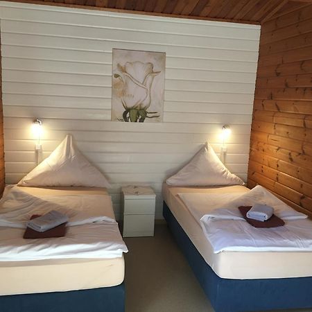 Abb Sportcenter Gaensefurth, Doppelzimmer Ohne Kueche, Standard Doppelzimmer Mit Kueche Hecklingen  外观 照片